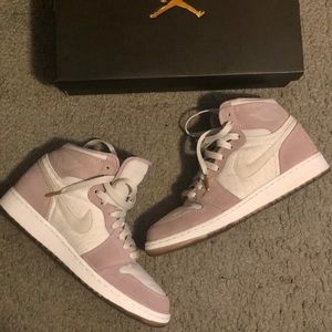 Air Jordan 1 Retro Heiress Plum Fog/Purple (GS)